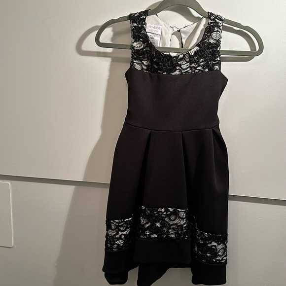 Stunning little girl's dress Iris & Ivy size 8 perfect - Picture 1 of 8